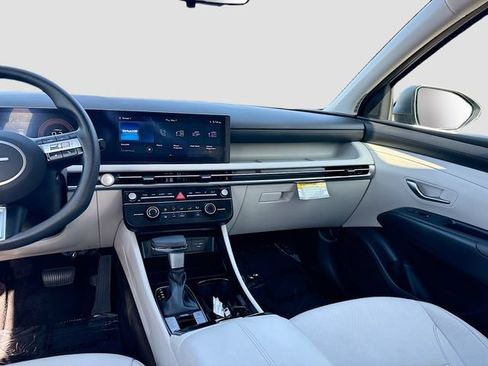 Certified 2026 Hyundai Tucson SE FWD image 22