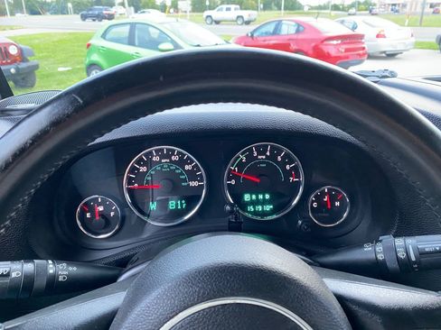 Used 2015 Jeep Wrangler Sport AWD/4WD image 35