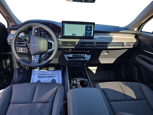 New 2026 Lincoln Corsair Premiere image 9