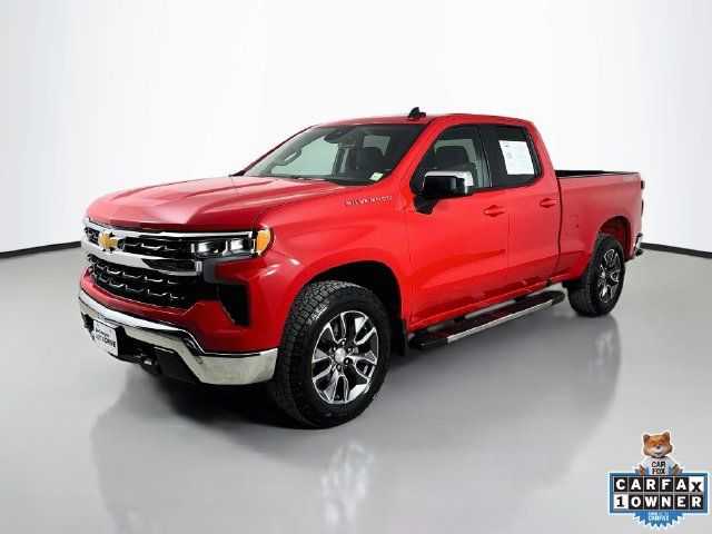 Used 2024 Chevrolet Silverado 1500 LT AWD/4WD image 8