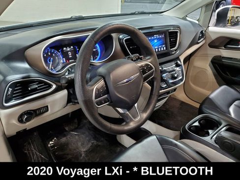 Used 2020 Chrysler Voyager Lxi FWD image 7