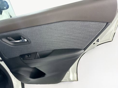 Used 2023 Nissan Rogue SV image 28