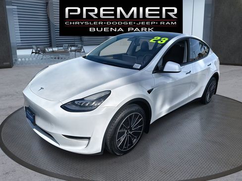 Used 2023 Tesla Model Y Long Range image 1