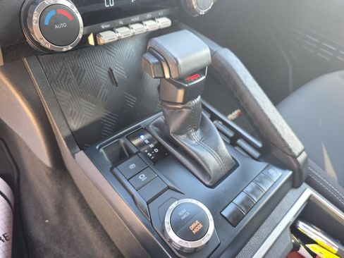 Used 2024 Toyota Tacoma TRD Sport image 9