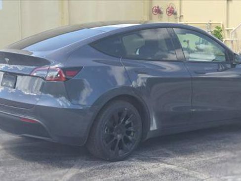 Used 2021 Tesla Model Y Long Range AWD/4WD image 7