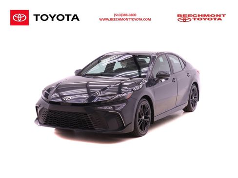 Used 2025 Toyota Camry SE w/ Convenience Package image 1