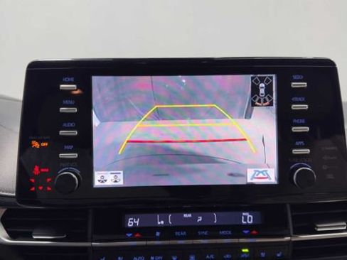 Used 2021 Toyota Sienna Limited FWD image 34