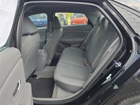 New 2025 Hyundai Elantra Sport image 21