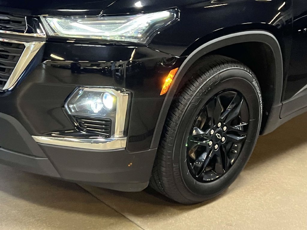 Used 2023 Chevrolet Traverse LS w/ Midnight/Sport Edition FWD image 7
