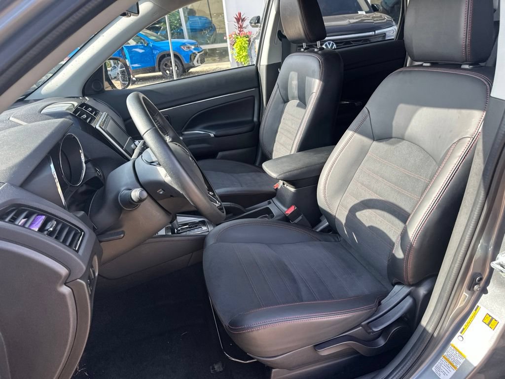 Used 2025 Mitsubishi Outlander Sport SE AWD/4WD image 10