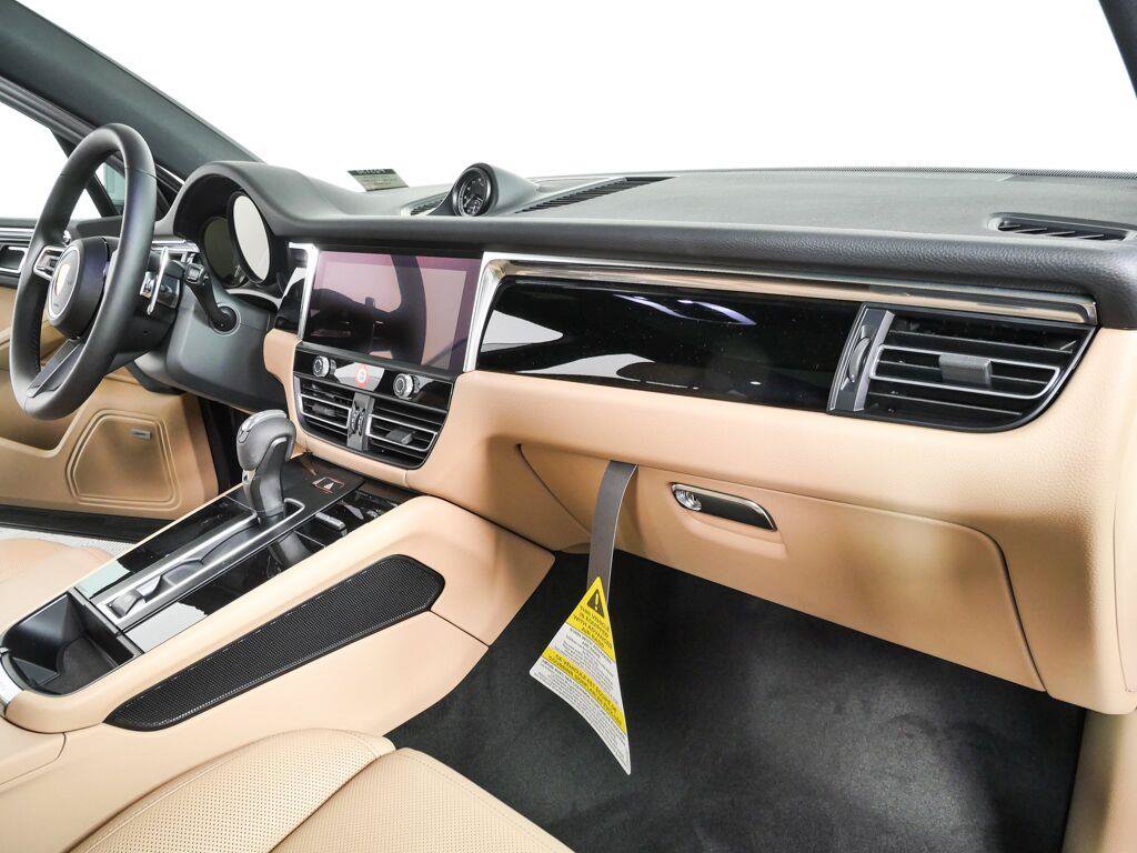 New 2026 Porsche Macan Turbo AWD/4WD image 26