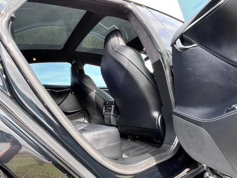 Used 2018 Tesla Model S 100D image 24