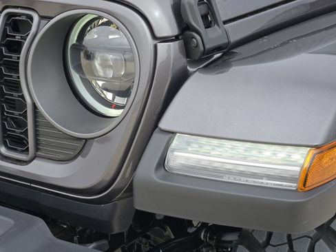 New 2026 Jeep Gladiator Sport image 7