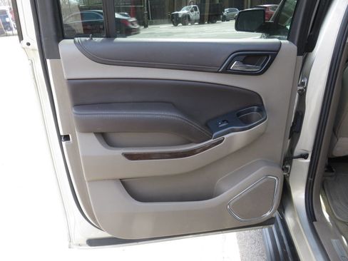 Used 2016 Chevrolet Suburban LT image 34