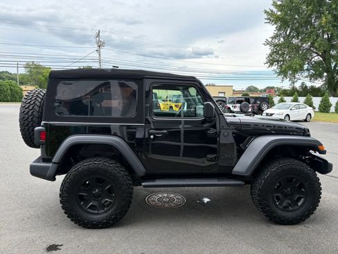 Used 2024 Jeep Wrangler Sport AWD/4WD image 16