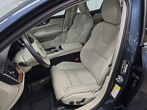 Used 2019 Volvo S60 T8 Inscription image 30