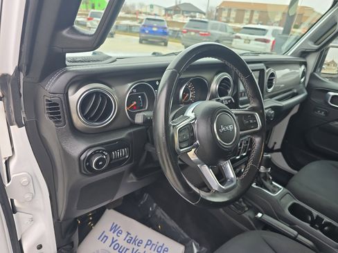 Used 2021 Jeep Wrangler Unlimited Sahara image 26