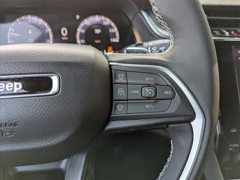 New 2025 Jeep Grand Cherokee Laredo X w/ Luxury Tech Group I image 14