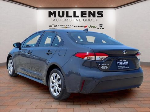 Used 2025 Toyota Corolla LE FWD image 7