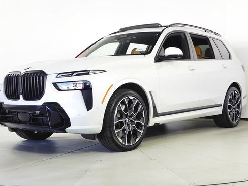 Used 2024 BMW X7 xDrive40i w/ M Sport Package AWD/4WD image 2