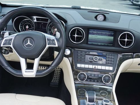 Used 2014 Mercedes-Benz SL 63 AMG image 28