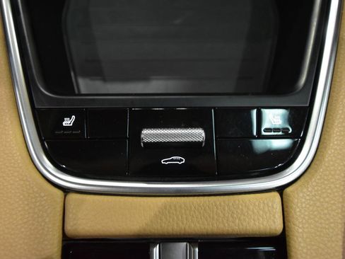 Used 2018 Porsche Panamera 4S AWD/4WD image 50
