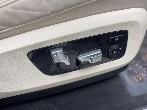 Used 2022 BMW X7 xDrive40i w/ M Sport Package image 52