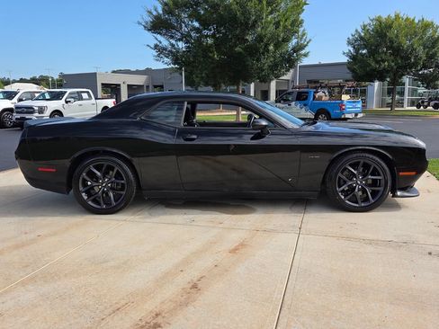 Used 2019 Dodge Challenger R/T w/ Blacktop Package RWD image 11