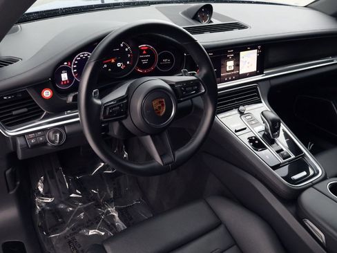 Certified 2022 Porsche Panamera 4 Platinum Edition image 4