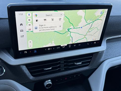 Used 2025 Ford Explorer Platinum w/ Ultimate Package image 18