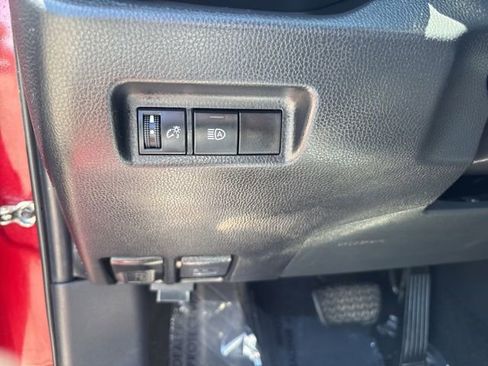 Used 2021 Toyota RAV4 LE AWD/4WD image 34