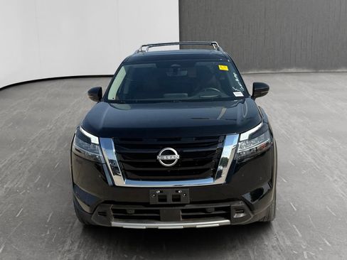 Used 2024 Nissan Pathfinder Platinum w/ Cargo Package FWD image 8