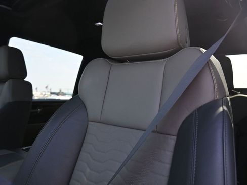 Used 2024 Chevrolet Silverado 2500 ZR2 w/ Technology Package image 19