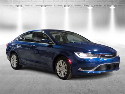 Used 2015 Chrysler 200 Limited image 2