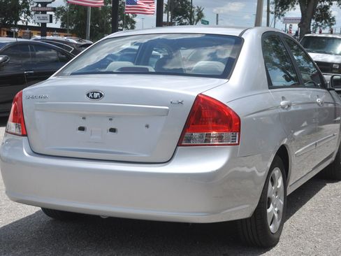Used 2009 Kia Spectra LX FWD image 9