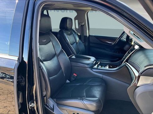 Used 2019 Cadillac Escalade Premium Luxury image 27