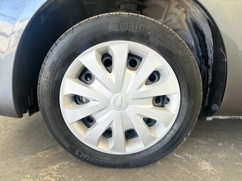 Used 2017 Nissan Versa SV image 9