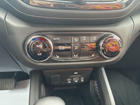 Used 2022 Chevrolet TrailBlazer ACTIV w/ Sun and Liftgate Package FWD image 22