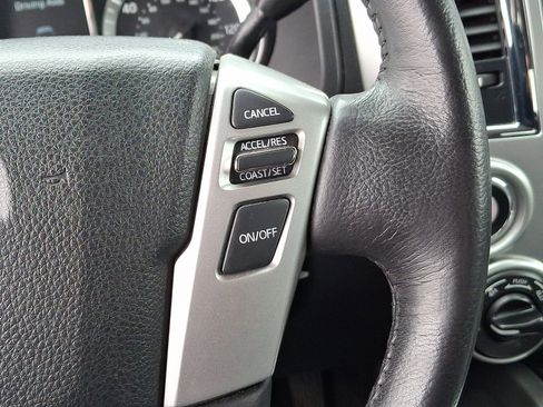 Used 2019 Nissan Titan SL image 22