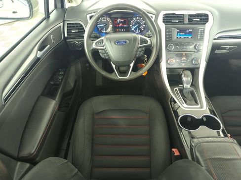 Used 2015 Ford Fusion SE w/ Equipment Group 201A FWD image 14