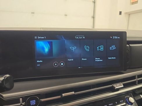 Used 2025 Hyundai Santa Fe SEL FWD image 22