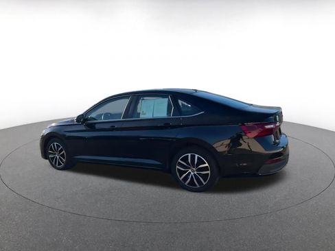 Used 2025 Volkswagen Jetta SE image 10