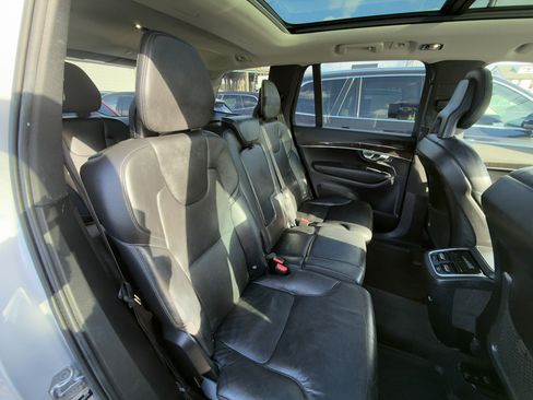 Used 2018 Volvo XC90 T6 Momentum w/ Convenience Package image 24