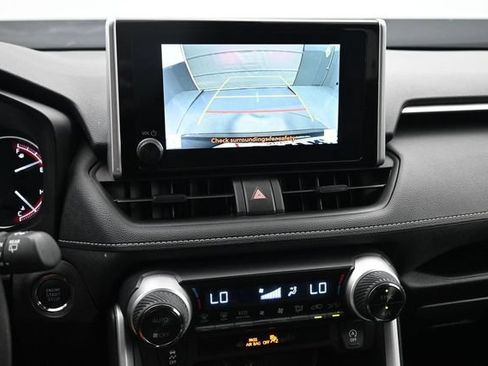Used 2025 Toyota RAV4 XLE AWD/4WD image 7