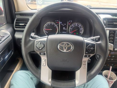 Used 2020 Toyota 4Runner Limited RWD image 9