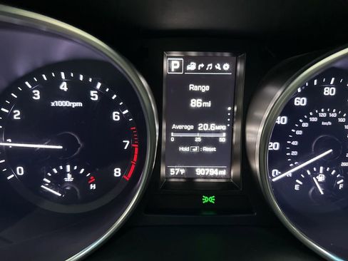 Used 2018 Hyundai Santa Fe Limited image 13