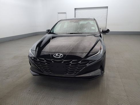 Used 2023 Hyundai Elantra Limited w/ Cargo Package image 15