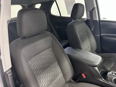 Used 2021 Chevrolet Equinox LT w/ Driver Convenience Package image 45