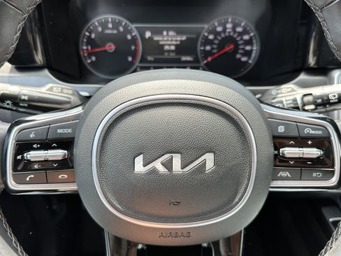 Certified 2023 Kia Sorento S FWD image 23