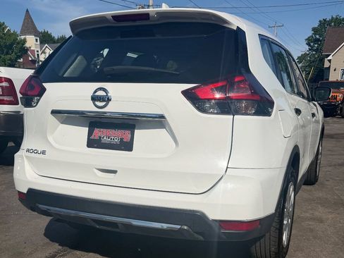 Used 2018 Nissan Rogue S FWD image 12